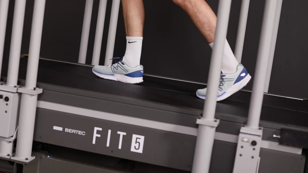 더 나은 보행 실험을 위한 BERTEC Treadmill