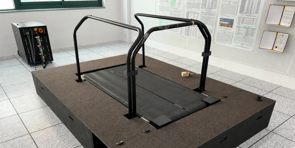 더 나은 보행 실험을 위한 BERTEC Treadmill BERTEC FIT5 Dual Split-Belt 트레드밀 전체 모습