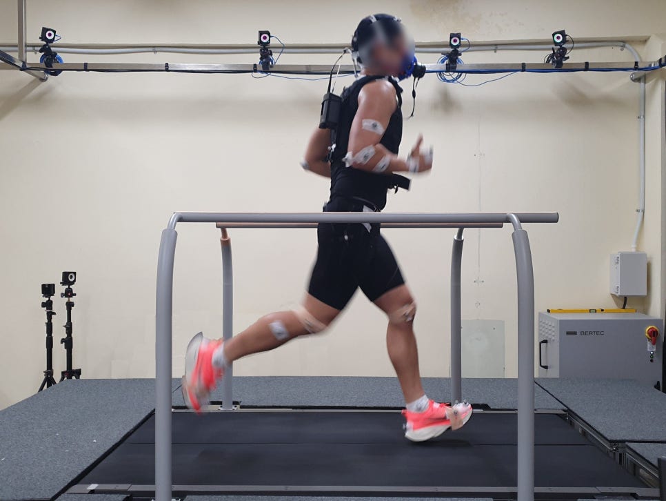 더 나은 보행 실험을 위한 BERTEC Treadmill 서울대학교 체육교육과 스포츠공학실 - BERTEC FIT5와 모션캡처, EMG를 함께 활용한 러닝 분석